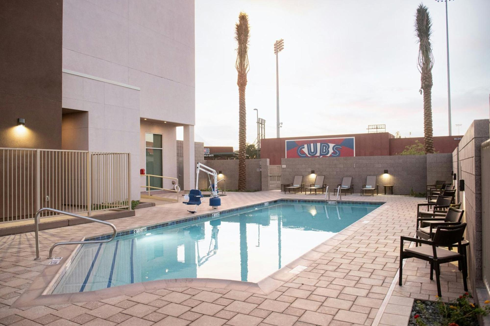 Courtyard By Marriott Mesa At Wrigleyville West Bagian luar foto